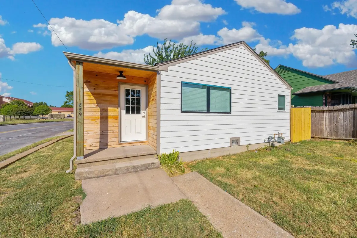 859 S Fountain, Wichita, KS 67218 - #1