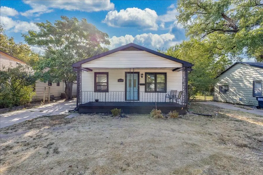 2215 S Saint Francis St, Wichita, KS 67211 - #2