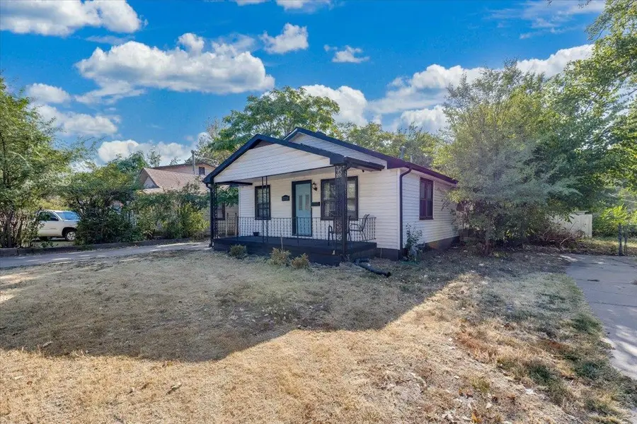 2215 S Saint Francis St, Wichita, KS 67211 - #3