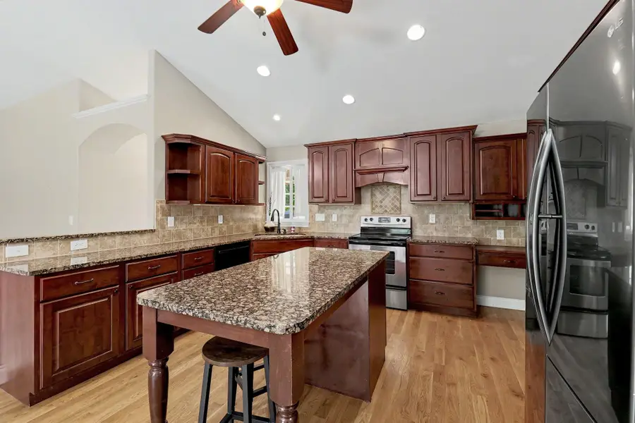 405 S Fawnwood St, Wichita, KS 67235 - #2