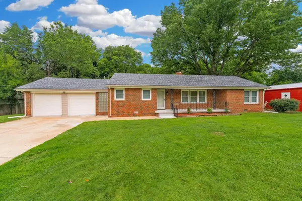 3430 E Crystal St, Wichita, KS 67216