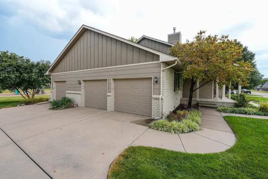 1810 N Cottonwood Dr, El Dorado, KS 67042 - #3