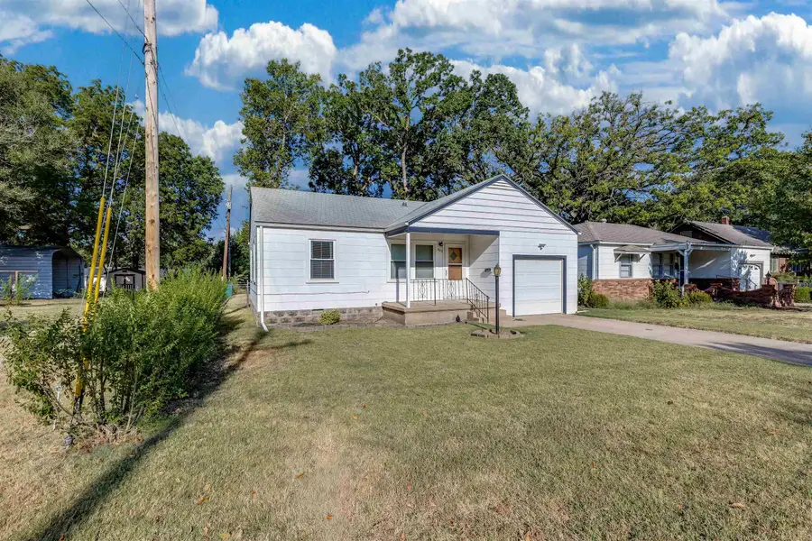 623 Grandview Ave., Newton, KS 67114 - #2