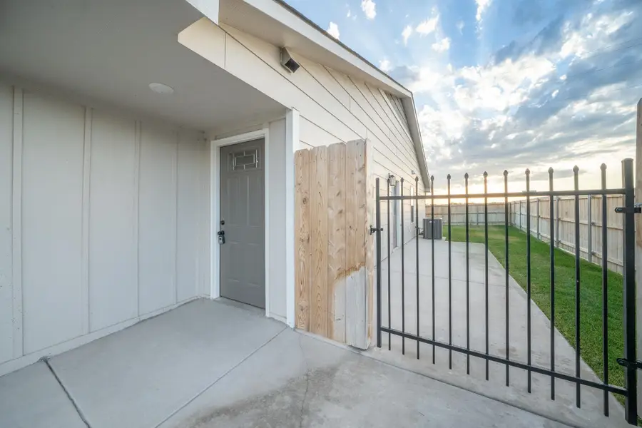 16802 W Lawson St, Goddard, KS 67052 - #2
