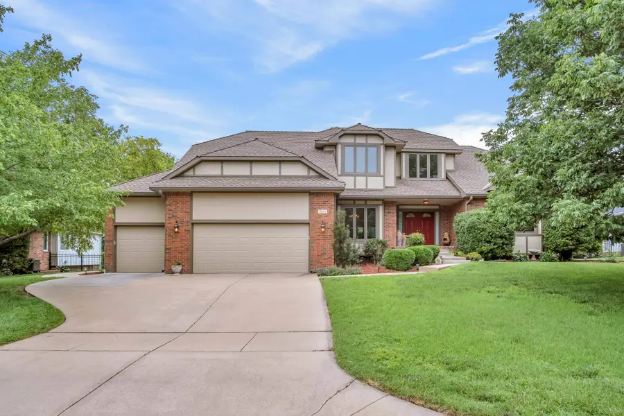 1039 N Post Oak Rd, Wichita, KS 67206 - #2