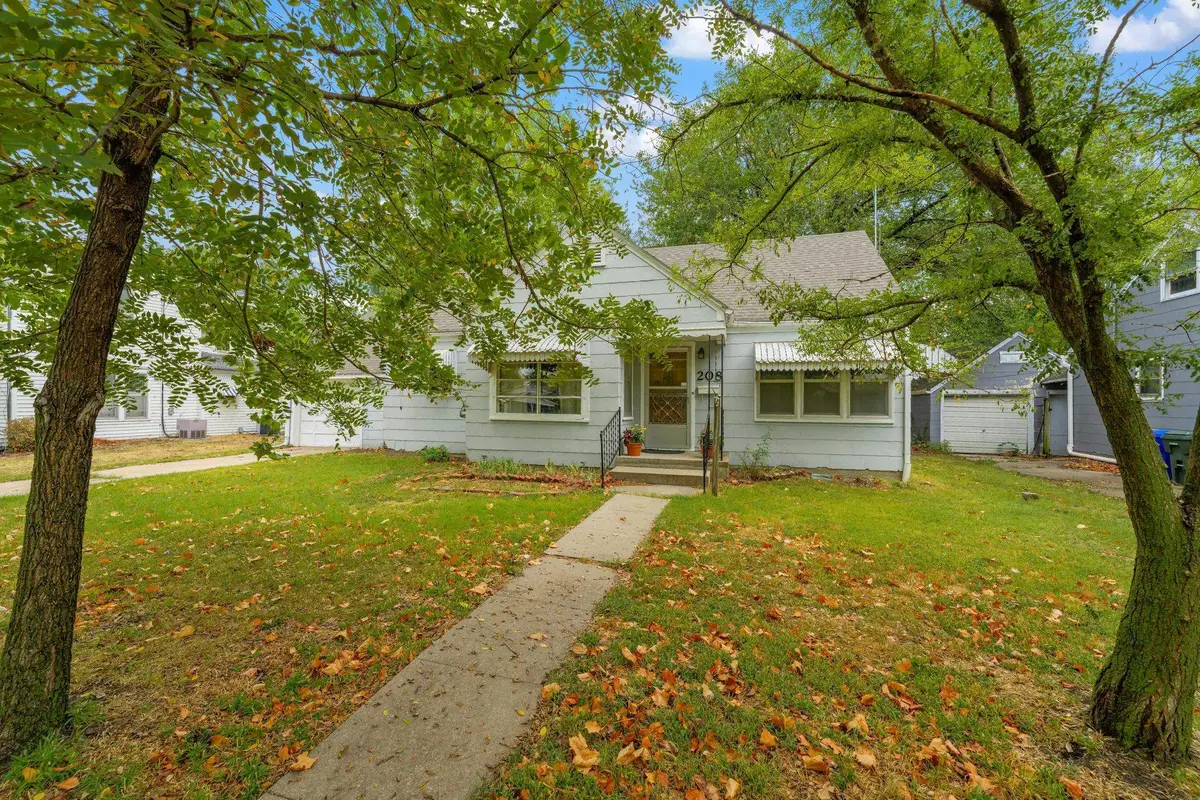 208 S Birch, Hillsboro, KS 67063 - #1
