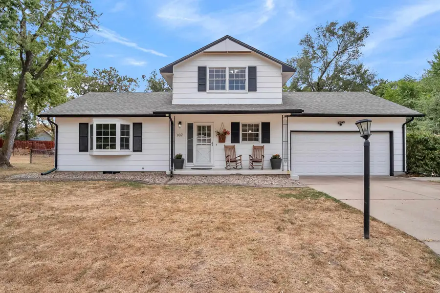 107 Brookside Dr, Newton, KS 67114 - #2