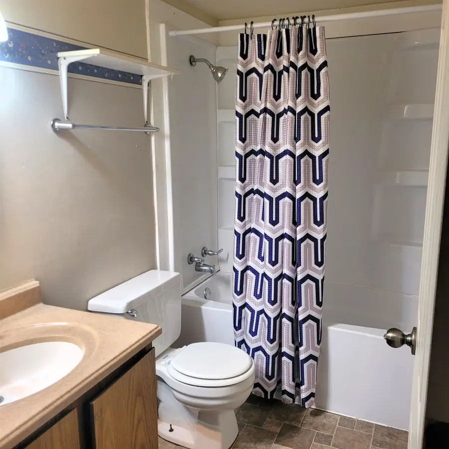 128 W Kirwin Ave, Salina, KS 67401 - #3