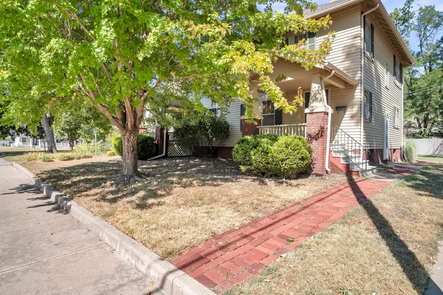316 N Pine St, Newton, KS 67114 - #3