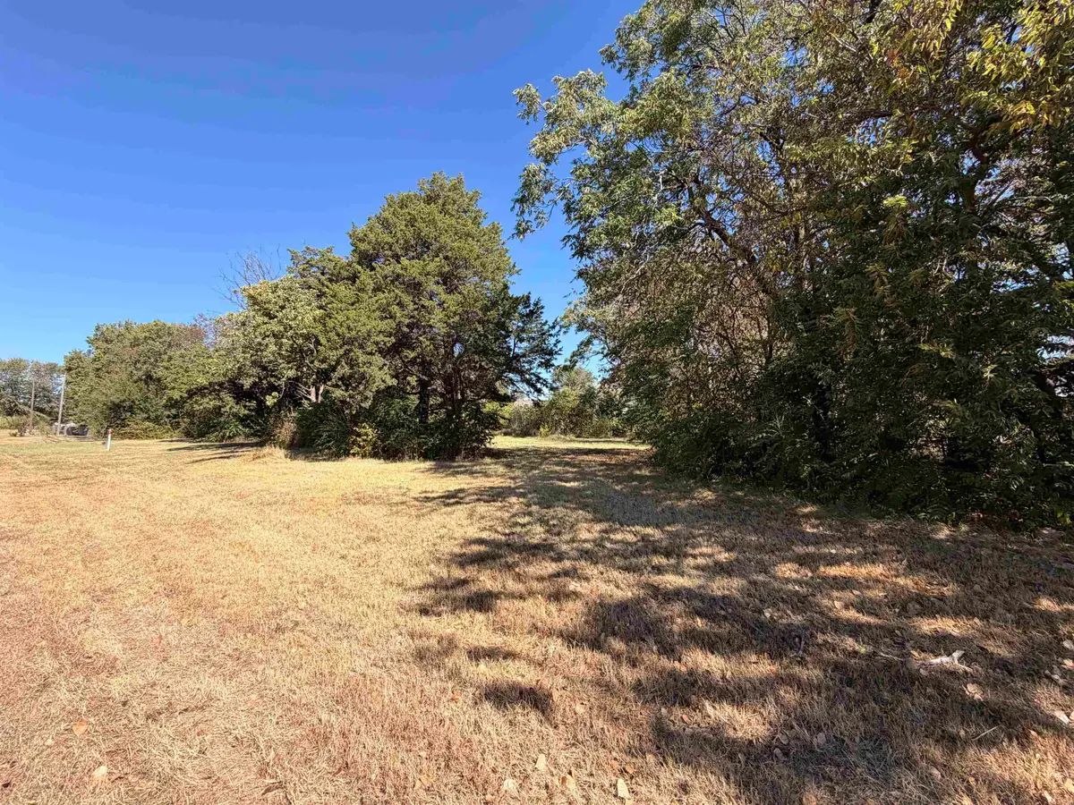 401 N Athenian Ave, Wichita, KS 67203 - #1