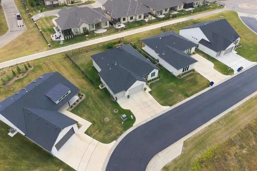838 N Speyside Cir, Andover, KS 67002 - #2