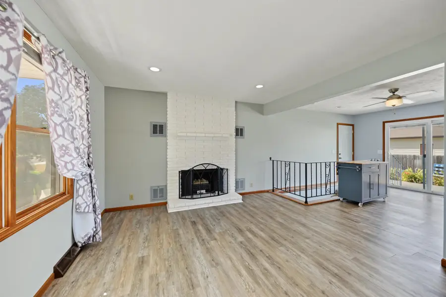1233 Louise Ln, Salina, KS 67401 - #3