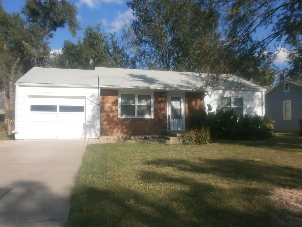 877 Vassar Dr, Salina, KS 67401 - #1