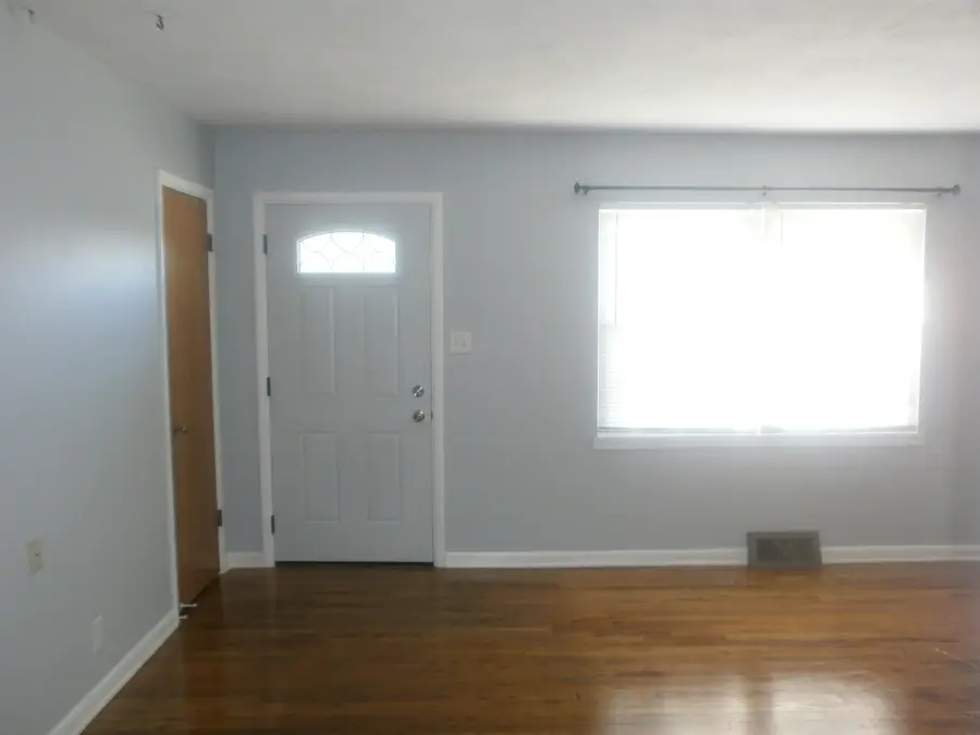 877 Vassar Dr, Salina, KS 67401 - #2