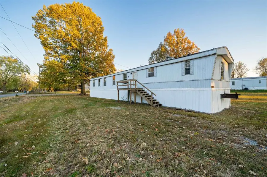 255 E 2nd St, Calhoun, KY 42327 - Image #2