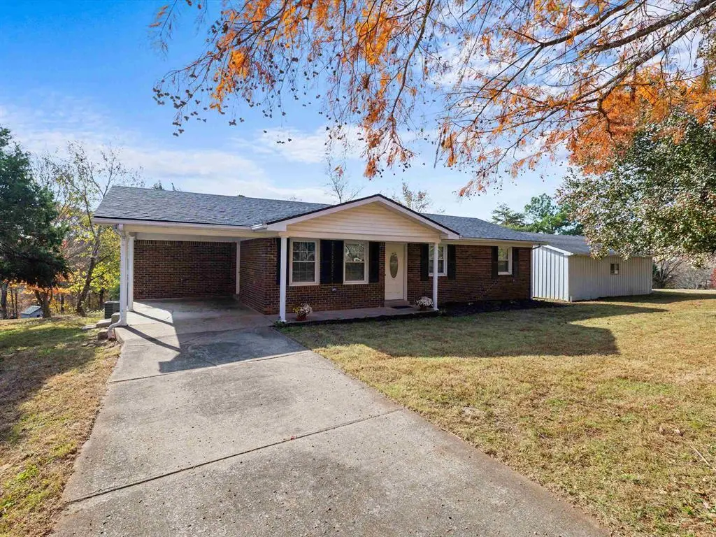 226 Reynolds Dr, Beechmont, KY 42323 - Image #1