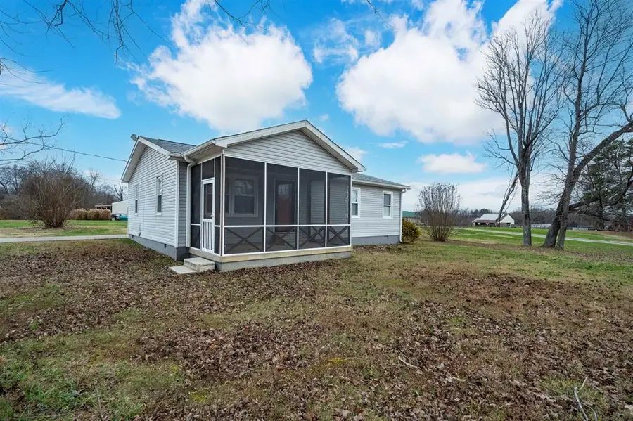 26 Mahaney Ln, Utica, KY 42376 - Image #2