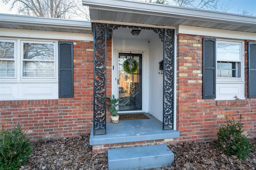 2930 Tanglewood Dr, Owensboro, KY 42303 - #2