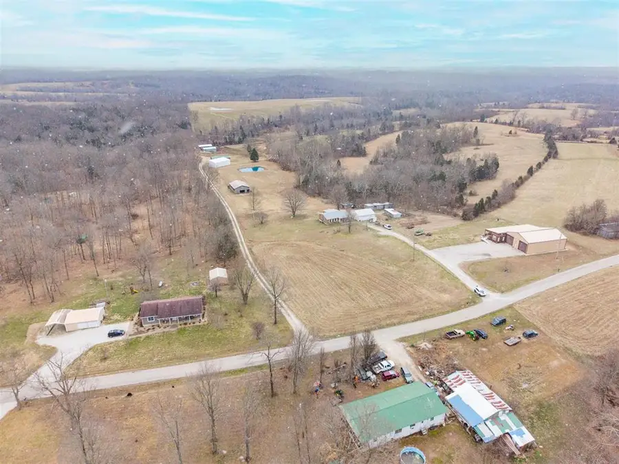 1895 Flood Rd, Hardinsburg, KY 40143 - #2