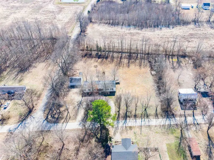 255 2nd St, Rumsey, KY 42371 - #2