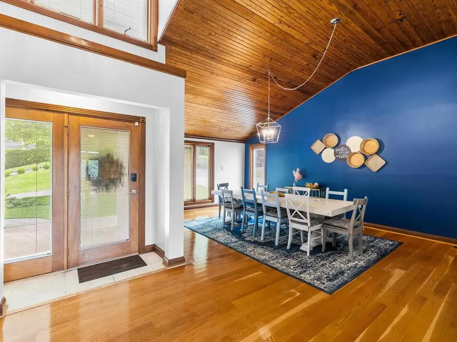 389 Lakeview Dr, Somerset, KY 42503 - #3