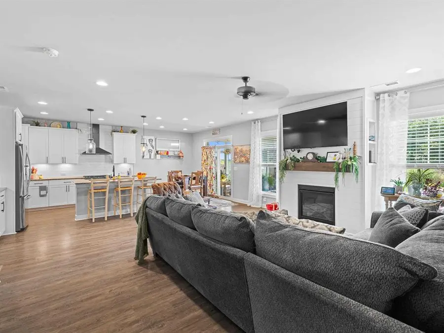 3905 Brookfield Dr, Owensboro, KY 42303 - #3