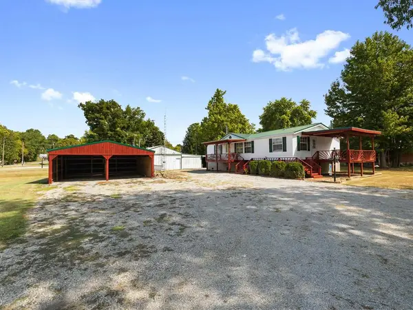 304 Duvall Ct, Livermore, KY 42352