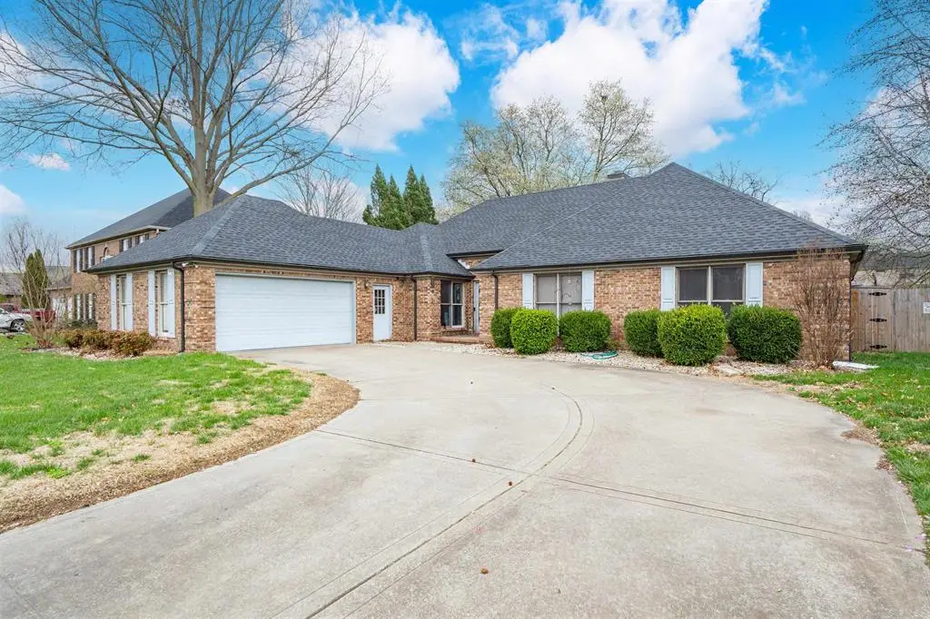 2624 Hillbrooke Pkwy, Owensboro, KY 42303 - #1