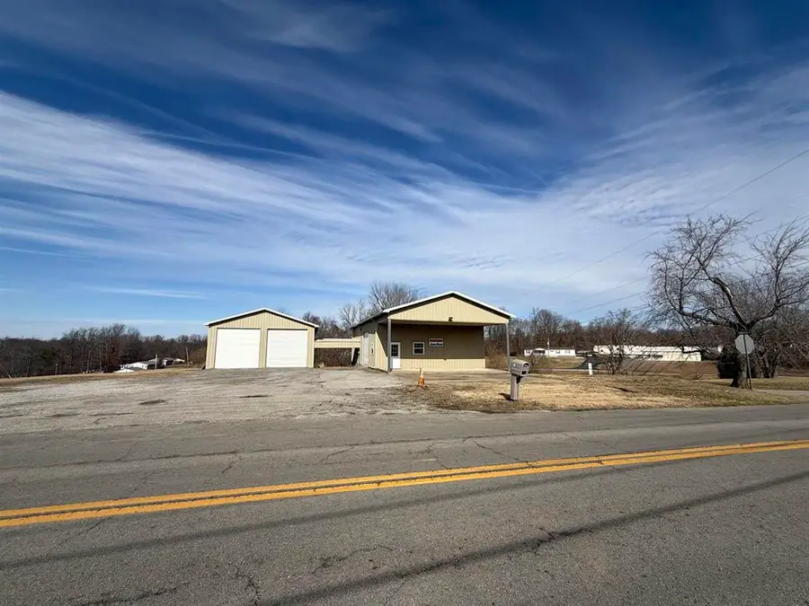 1310 Mcleod Ln, Madisonville, KY 42431 - #2