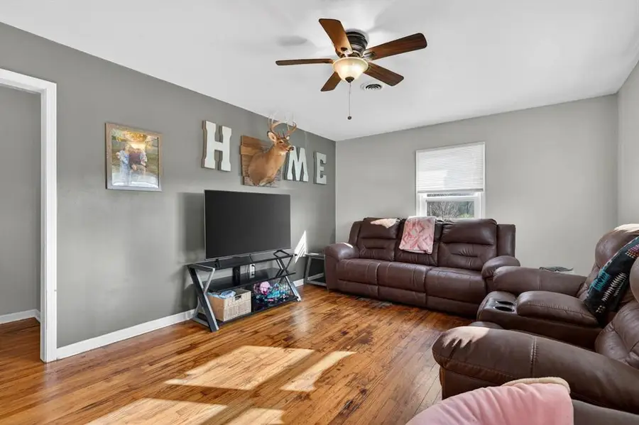 53 Hawesville Rd, Fordsville, KY 42343 - #2