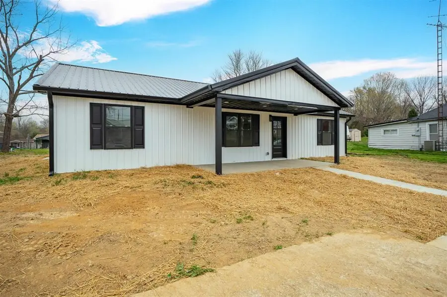 304 W 5th St, Livermore, KY 42352 - #2