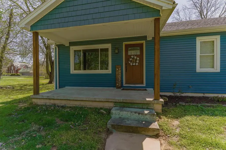 211 W 8th, Grandview, IN 47615 - #3