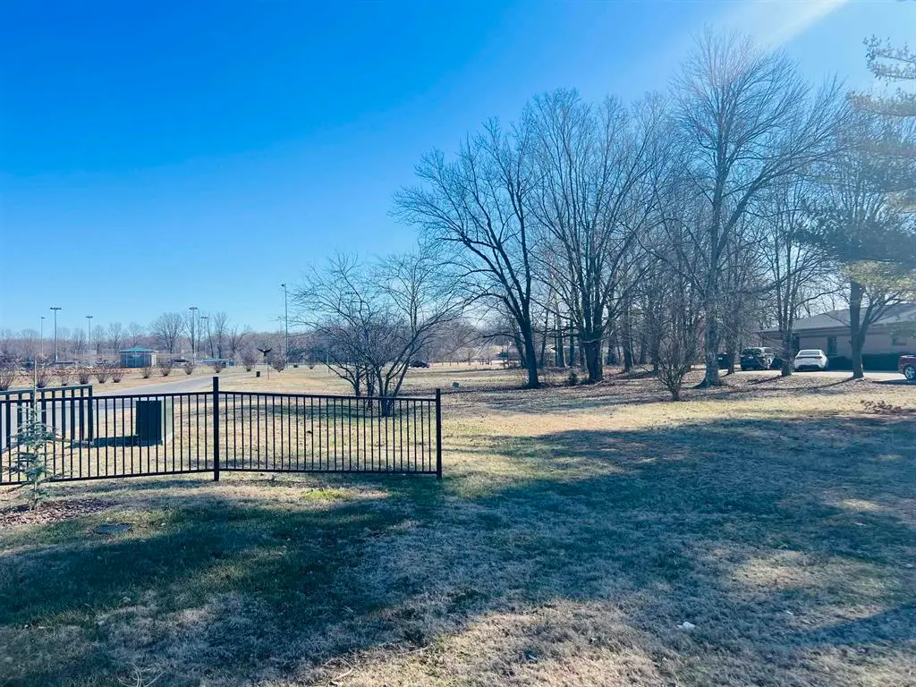 221 S Main St, Beaver Dam, KY 42320 - #1