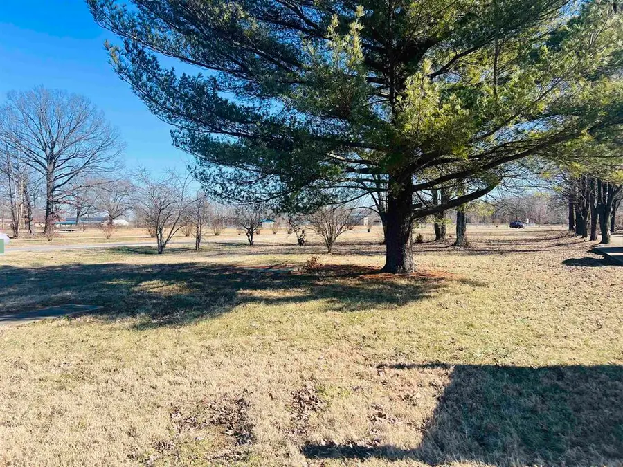 221 S Main St, Beaver Dam, KY 42320 - #2