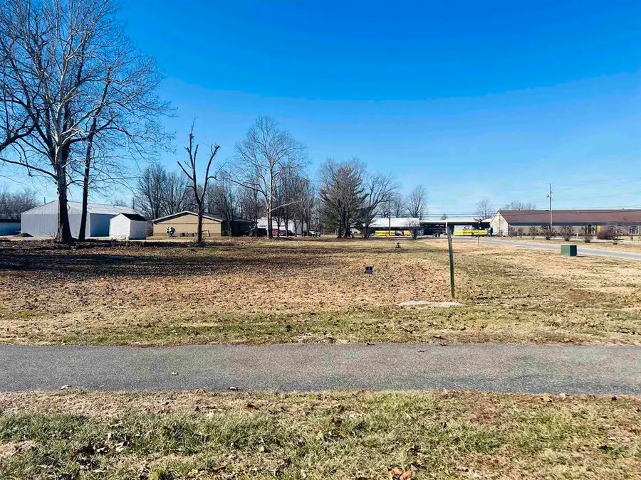 221 S Main St, Beaver Dam, KY 42320 - #3