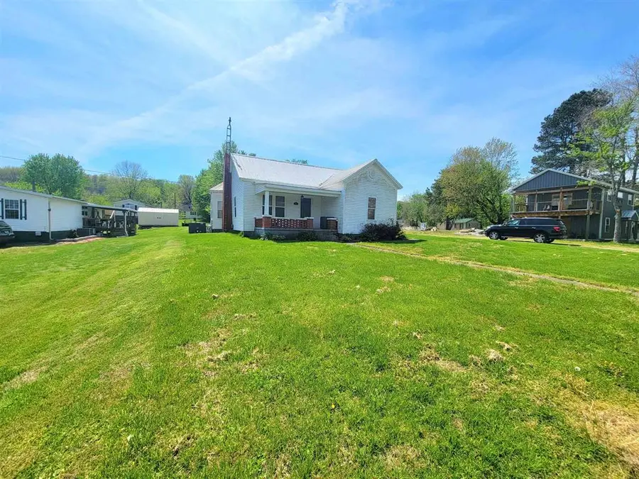 830 Main St, Centertown, KY 42328 - #2