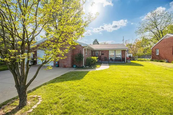 2700 Dartmouth Dr, Owensboro, KY 42301