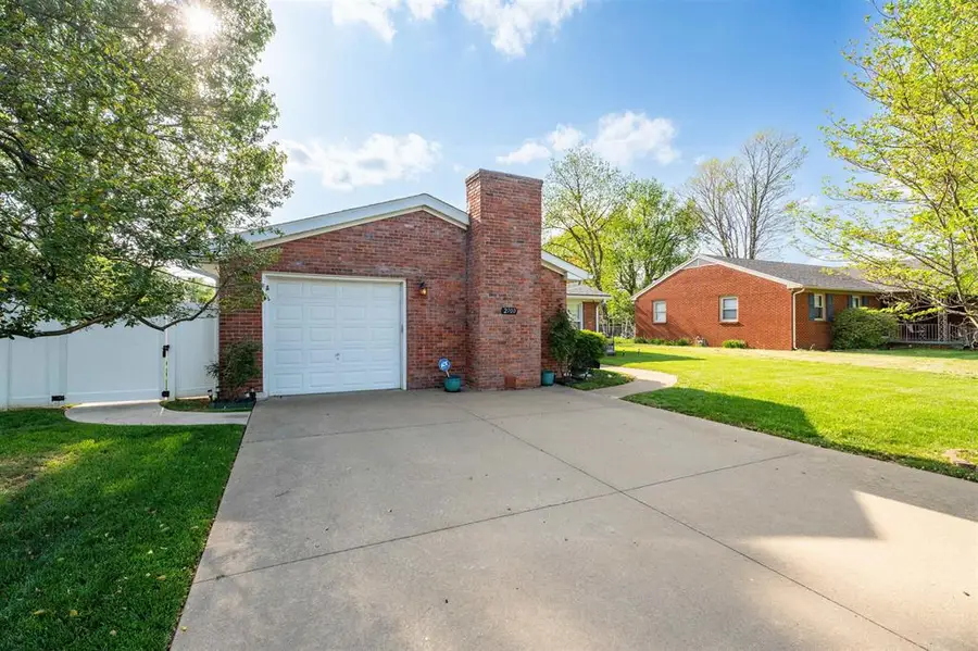 2700 Dartmouth Dr, Owensboro, KY 42301 - #3