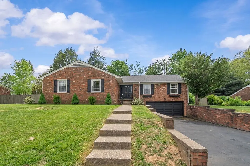 2028 Crestwood Dr, Owensboro, KY 42301 - #1
