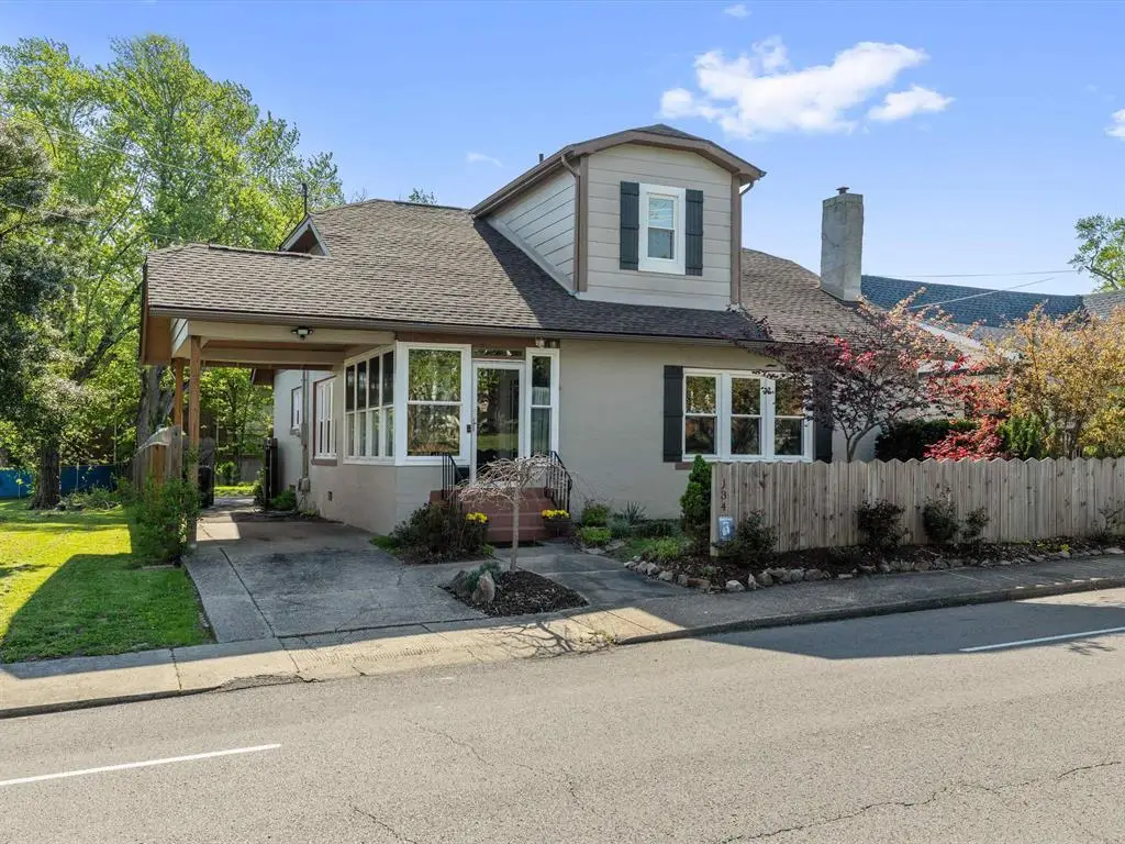 134 S Seminary Street, Madisonville, KY 42431 - #1