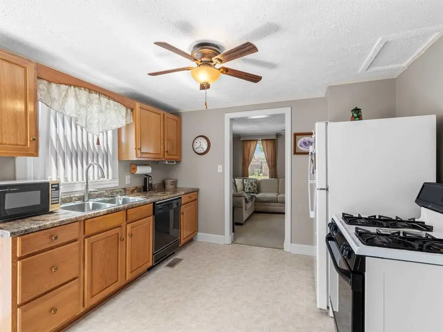 2607 Cloverdale Drive East, Owensboro, KY 42303 - #2