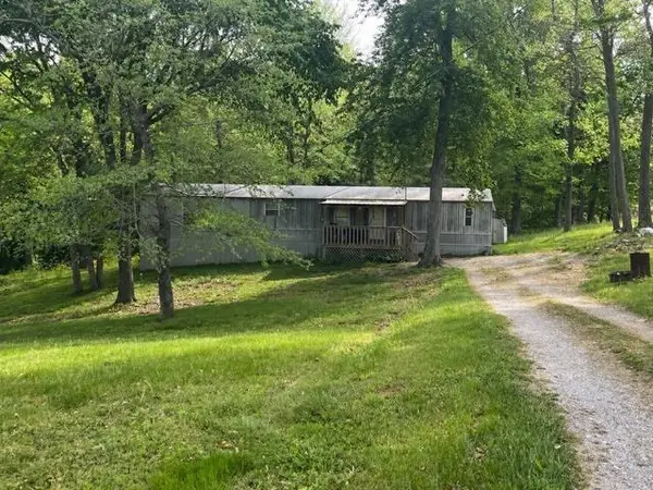 50 Bickett Rd, Whitesville, KY 42378
