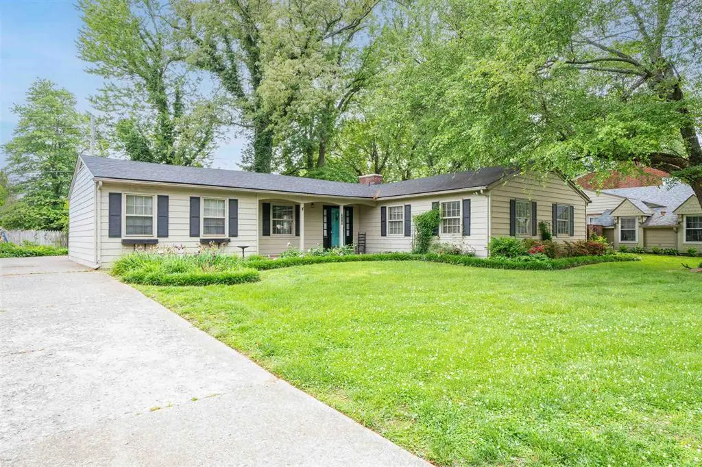 210 Wesleyan Pl, Owensboro, KY 42301 - #1