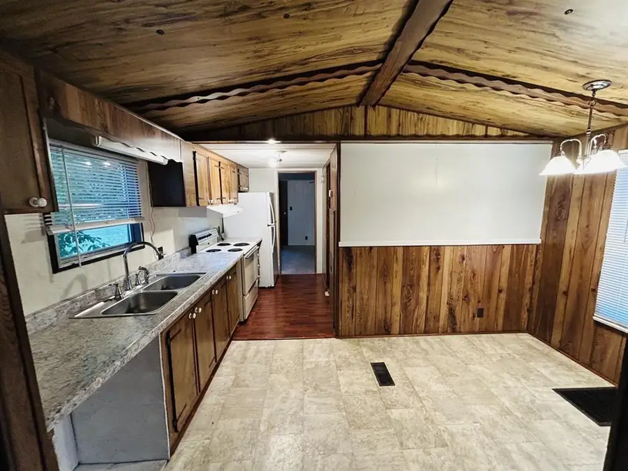 570 Center Way, Hawesville, KY 42348 - #2