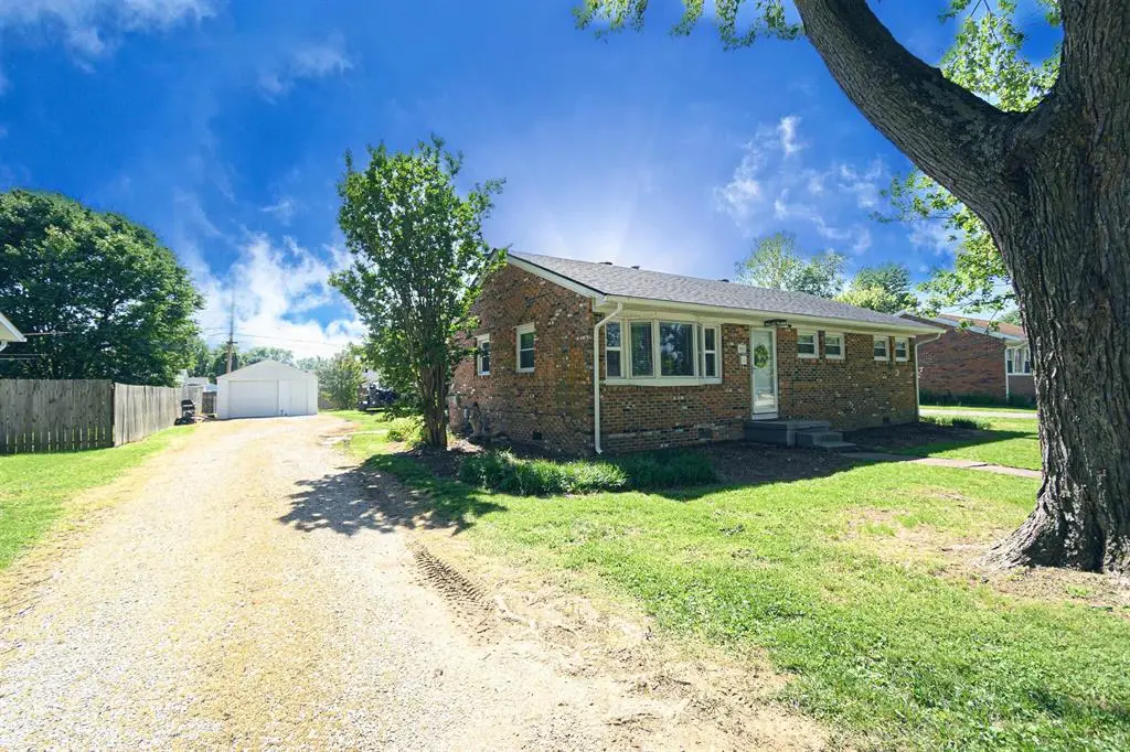 900 Isaac Shelby Dr, Owensboro, KY 42303 - #1
