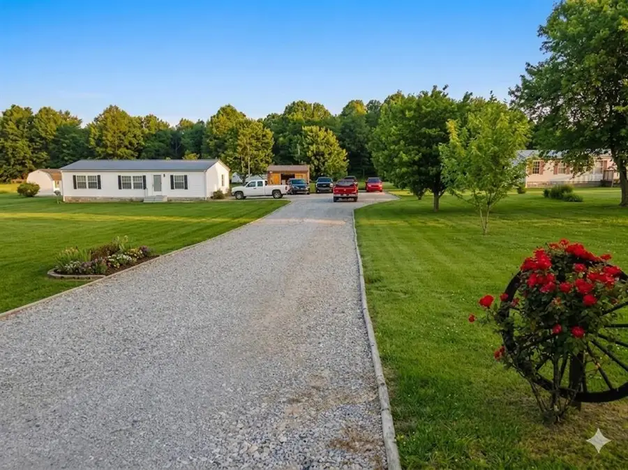 404 J Carroll Rd, Bee Spring, KY 42207 - #2
