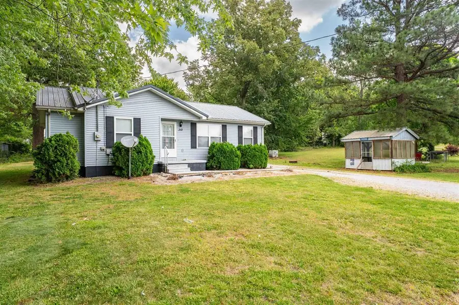 310 Daniels Street, Island, KY 42350 - #2