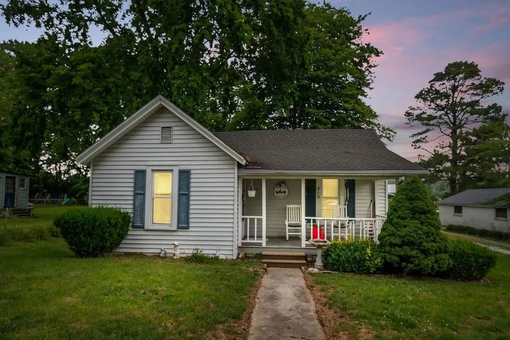 210 W 6th St., Calhoun, KY 42327 - #1