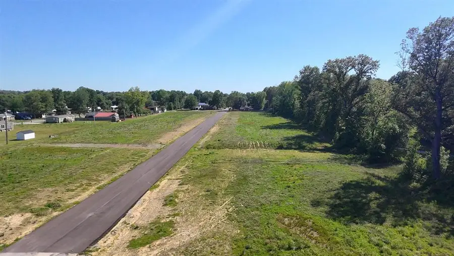 5110 Cambridge Dr, Owensboro, KY 42303 - #2