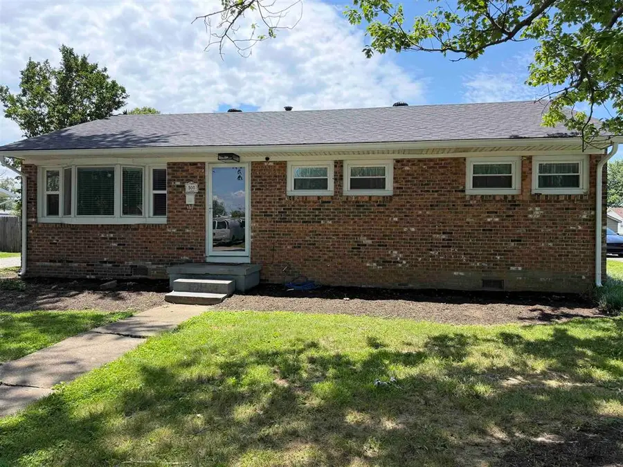 900 Isaac Shelby Dr, Owensboro, KY 42303 - #2